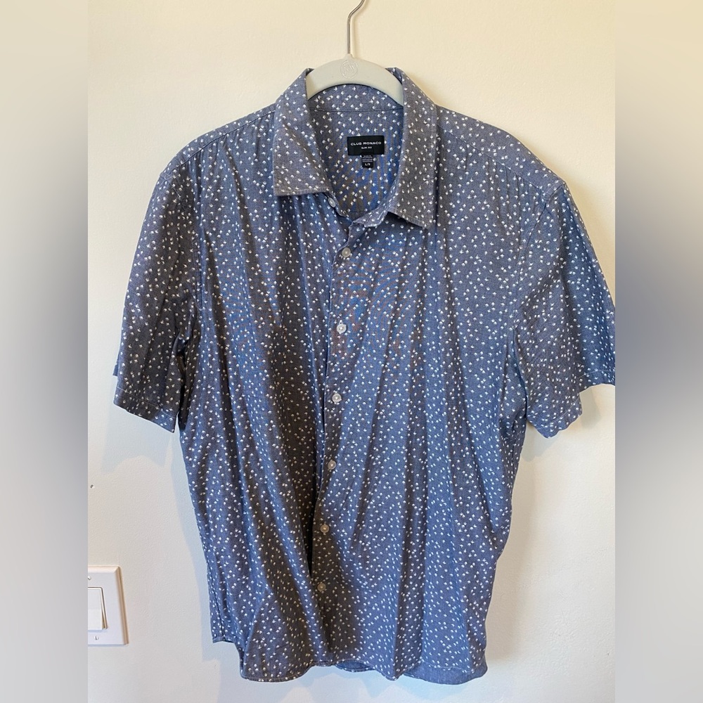 COPY - Club Monaco slim fit button down printed short sleeve shirt